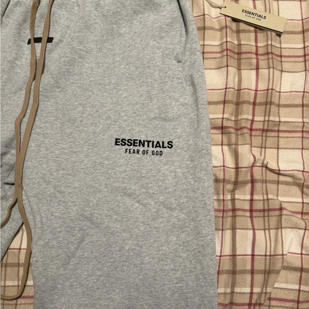 Essentials Sweatpants - Picture 7 of 11